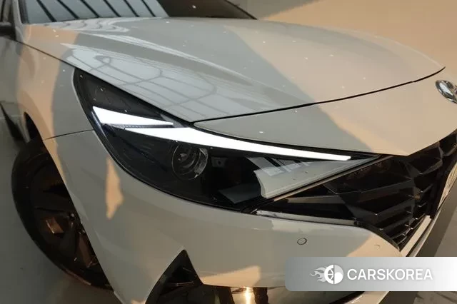 Hyundai Avante Hybrid (CN7) 2022 Белый из Кореи, фото 6