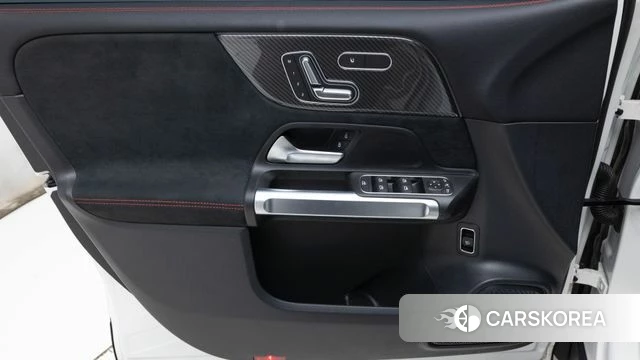 Mercedes-Benz GLB-Class X247 2025 Белый из Кореи, фото 6