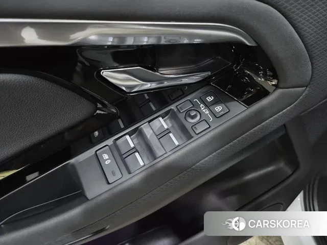 Land Rover Range Rover Evoque 2nd Generation 2023 Белый из Кореи, фото 6