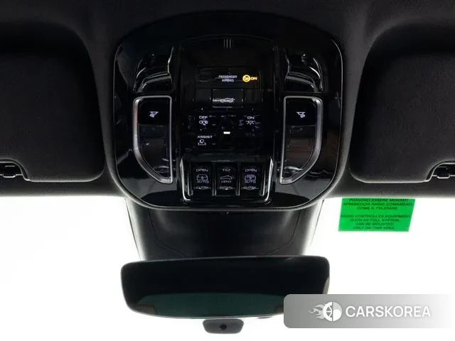 Maserati Grecale 2024 Светло-серебряный цвет из Кореи, фото 6