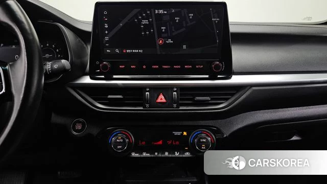 Kia The New K3 2nd generation 2022 Белый из Кореи, фото 6