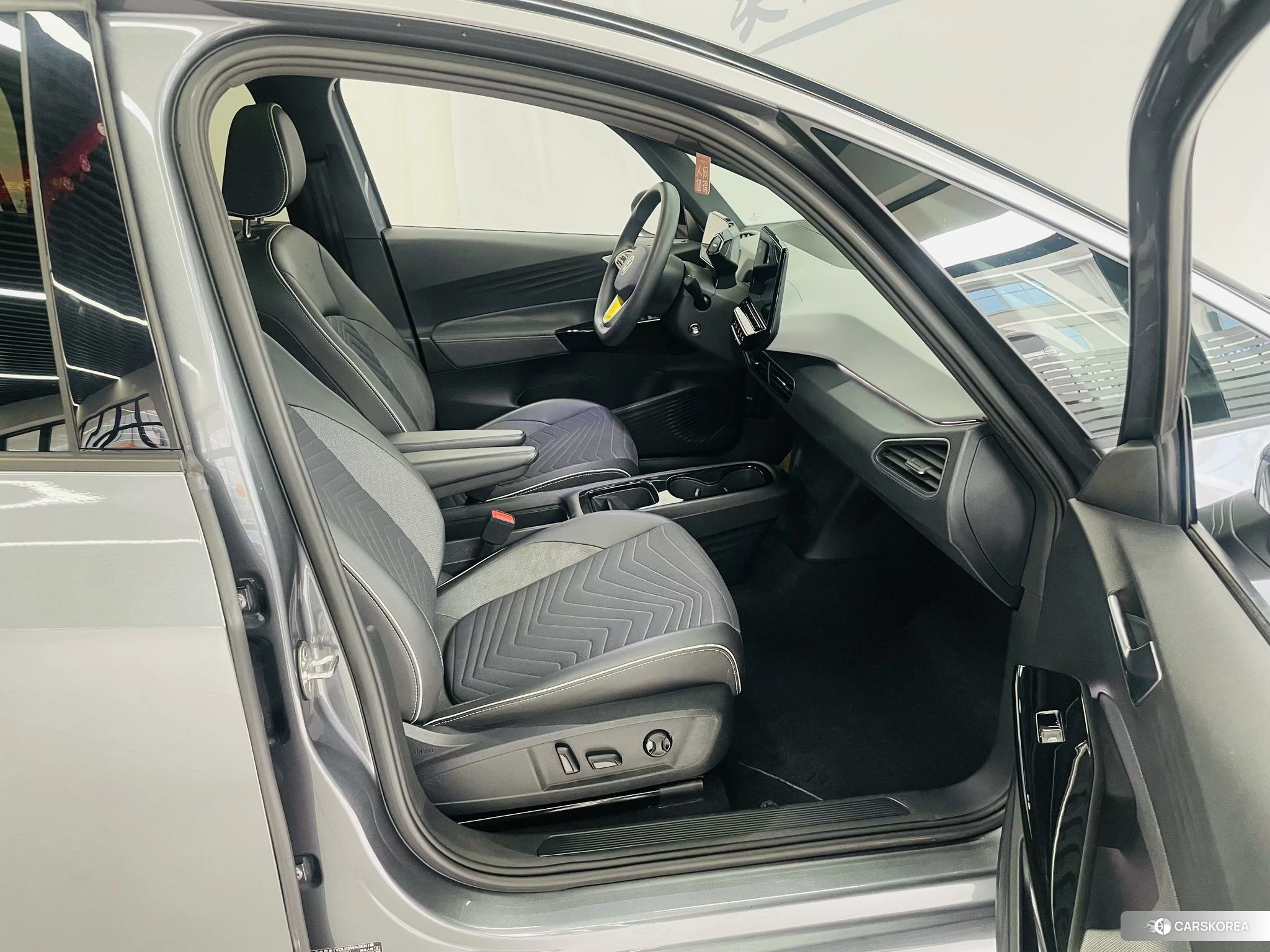 Volkswagen ID.3 2023 Серебристо-серый из Китая, фото 6