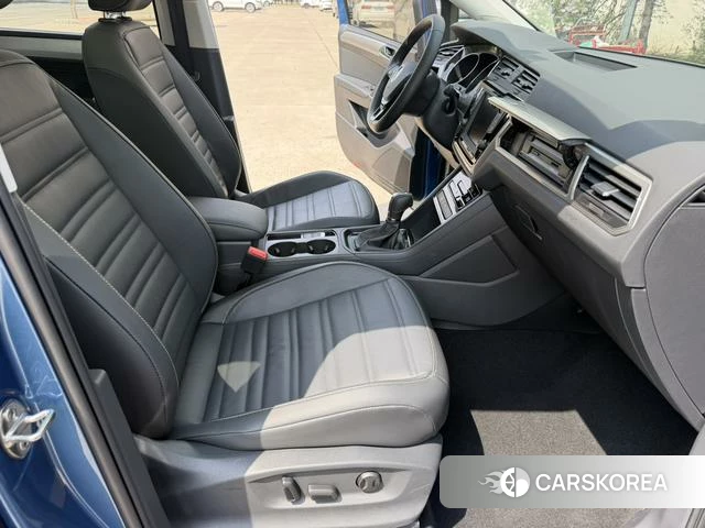 Volkswagen Touran L 2022 Синий из Китая, фото 6