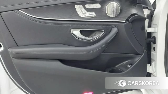 Mercedes-Benz E-Class W213 2023 Белый из Кореи, фото 6