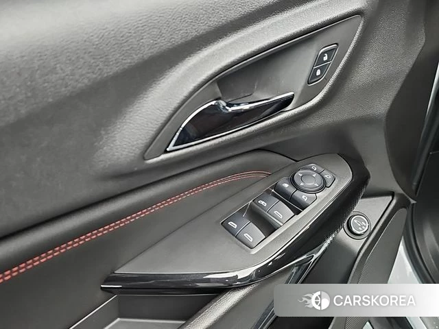 Chevrolet (GM Daewoo) Trax Crossover 2024 Белый из Кореи, фото 6
