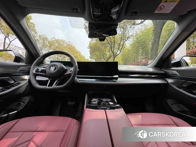 BMW 5 series 2025 Черный из Китая, фото 6