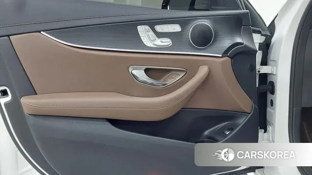 Mercedes-Benz E-Class W213 2023 Белый из Кореи, фото 6