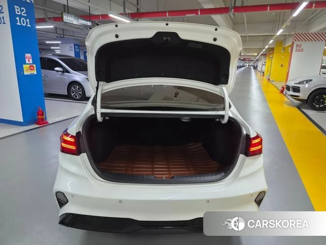Kia The New K3 2nd generation 2021 Белый из Кореи, фото 6