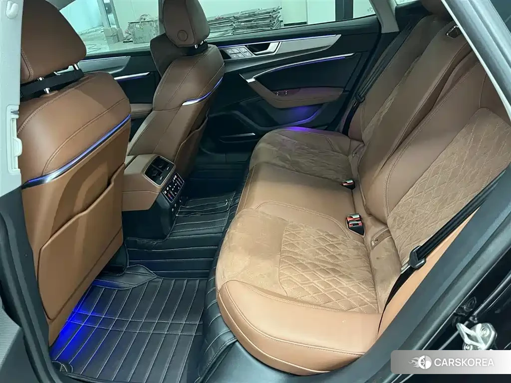 Audi A7L 2024 Черный из Китая, фото 6