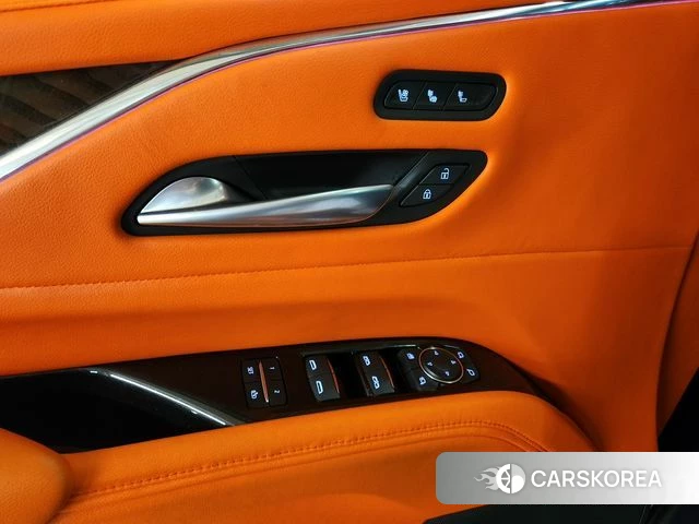 Cadillac Escalade 5th Generation 2023 Черный из Кореи, фото 6