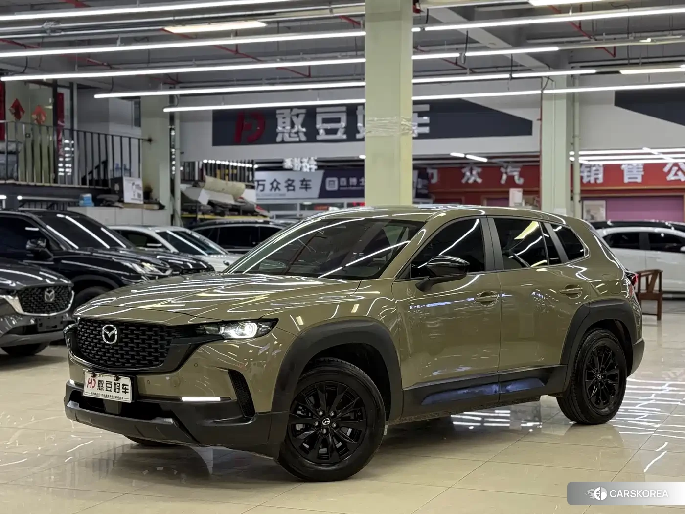 Mazda CX-50 2024 Champagne/brown из Китая, фото 6