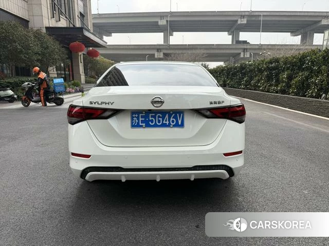 Nissan Xuan Yi 2022 Белый из Китая, фото 6