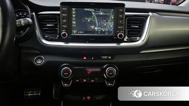 Kia Stonic 2018 Белый из Кореи, фото 6