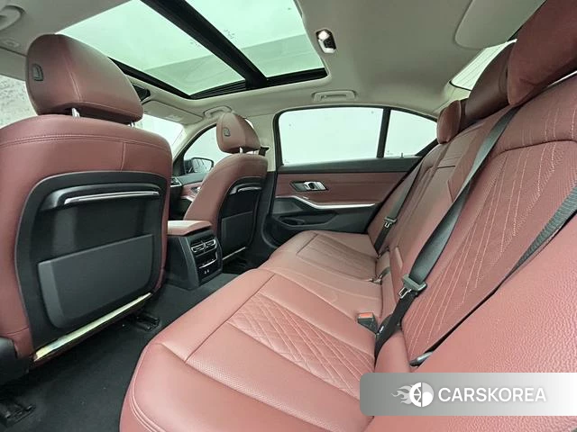 BMW 3 series 2022 Черный из Китая, фото 6
