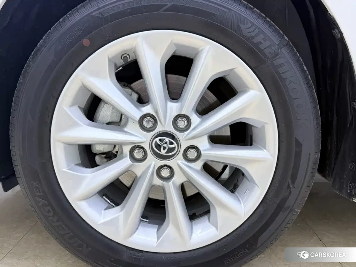 Toyota Corolla 2023 Белый из Китая, фото 6