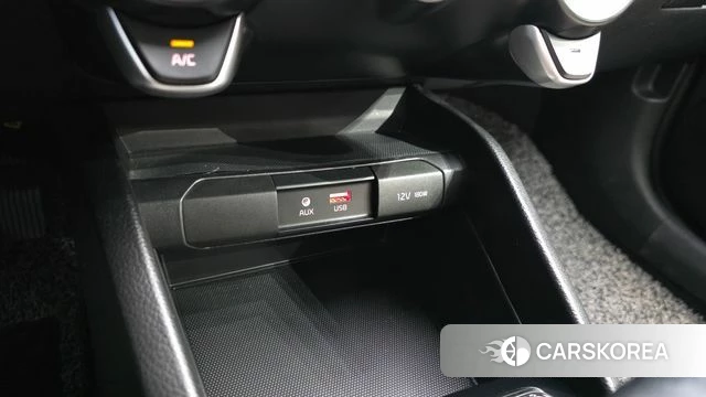 Kia Stonic 2018 Синий из Кореи, фото 6