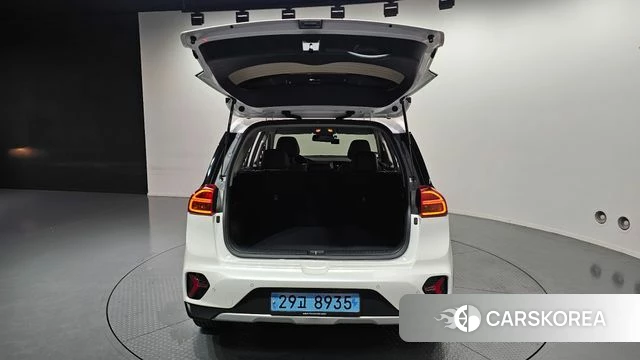 Kia Niro Plus 2022 Белый из Кореи, фото 6