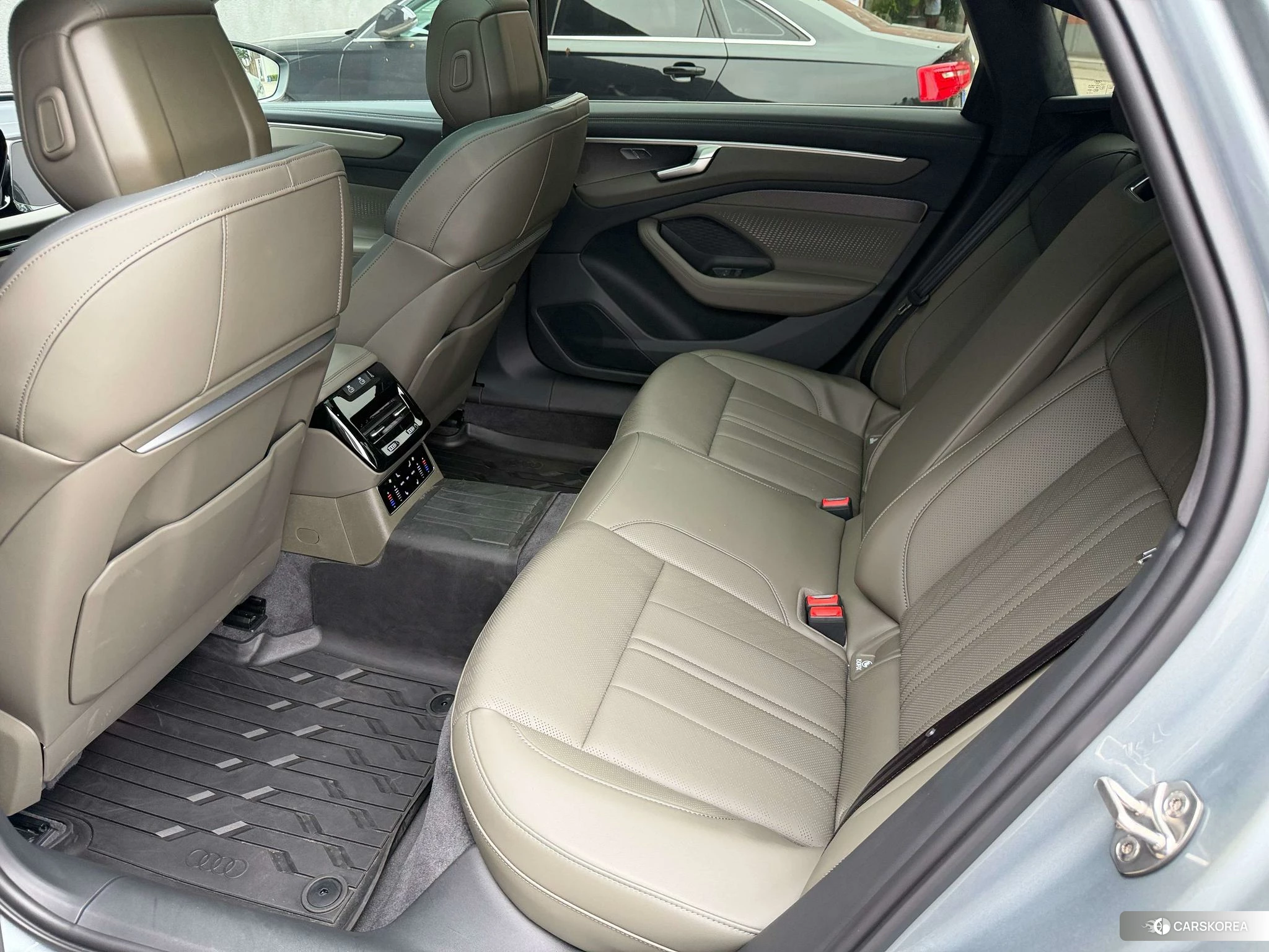 Audi A6L 2026 Черный из Китая, фото 6