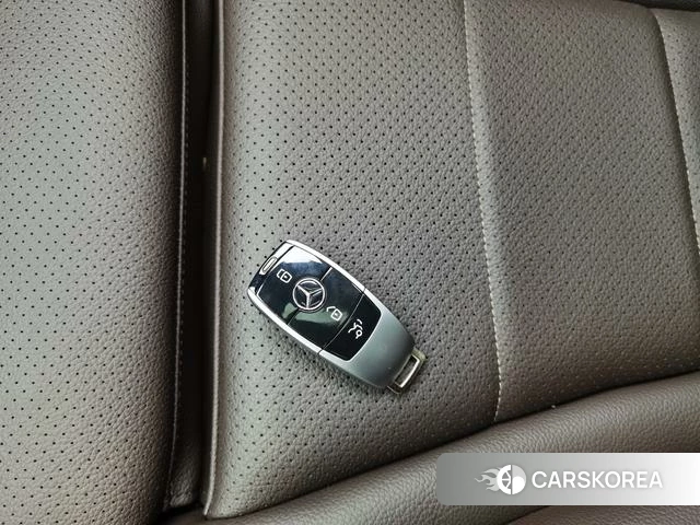 Mercedes-Benz GLC 2021 Черный из Китая, фото 6
