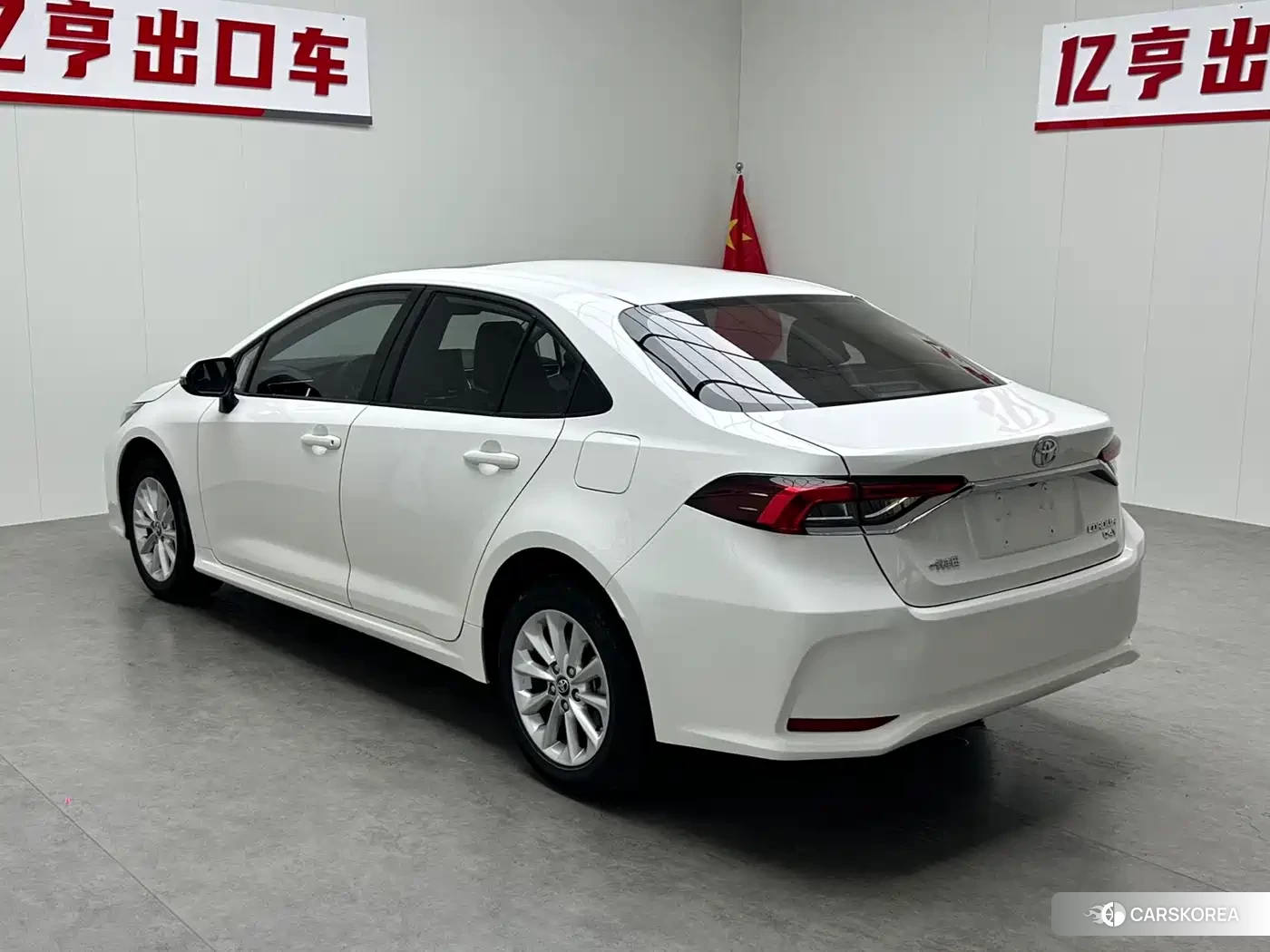Toyota Corolla 2023 Белый из Китая, фото 6