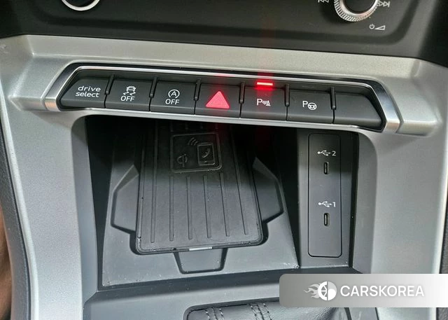 Audi Q3 (F3) 2022 Черный из Кореи, фото 6