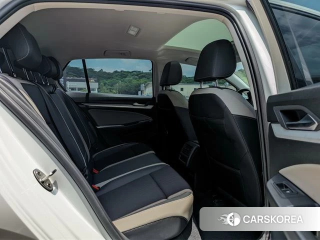 Volkswagen Golf 2024 Белый из Китая, фото 6