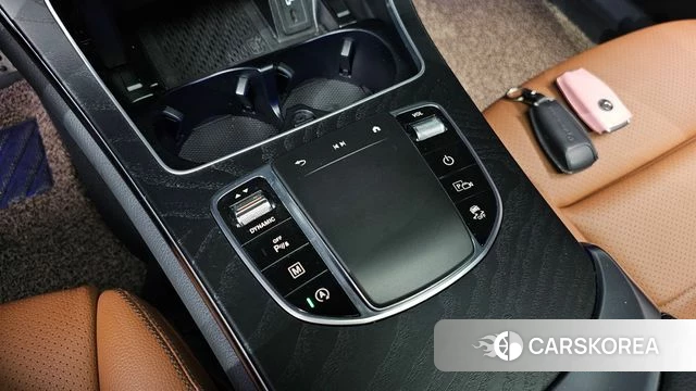 Mercedes-Benz GLC-Class X253 2023 Белый из Кореи, фото 6