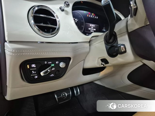 Bentley Bentayga 2023 Коричневый двухцветный из Кореи, фото 6