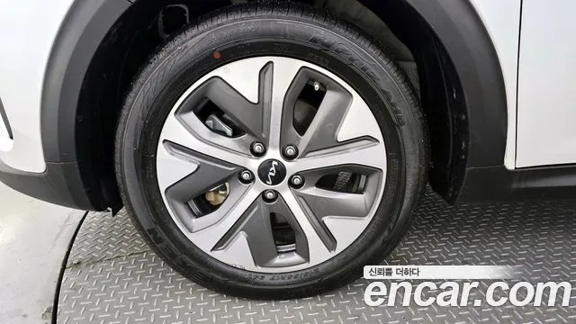 Kia Niro Plus 2022 Белый из Кореи, фото 6