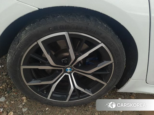 BMW 5 Series (G30) 2023 Белый из Кореи, фото 6