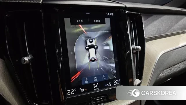 Volvo XC60 second Generation 2019 Белый из Кореи, фото 6