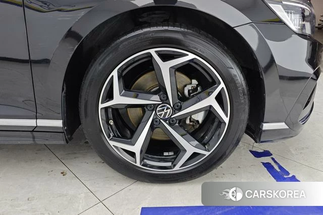 Volkswagen Magotan 2024 Черный из Китая, фото 6