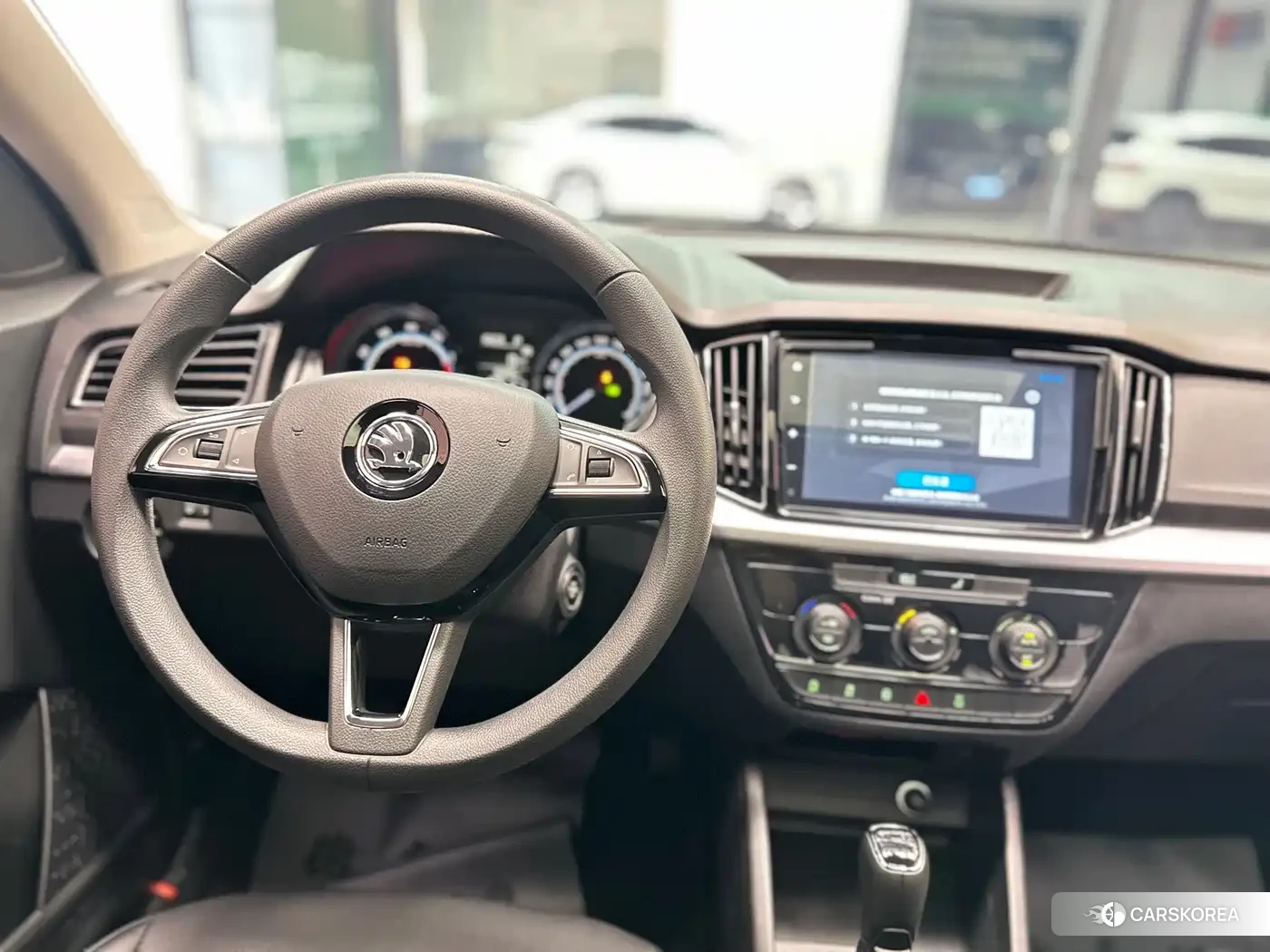 Skoda Komick 2024 Белый из Китая, фото 6