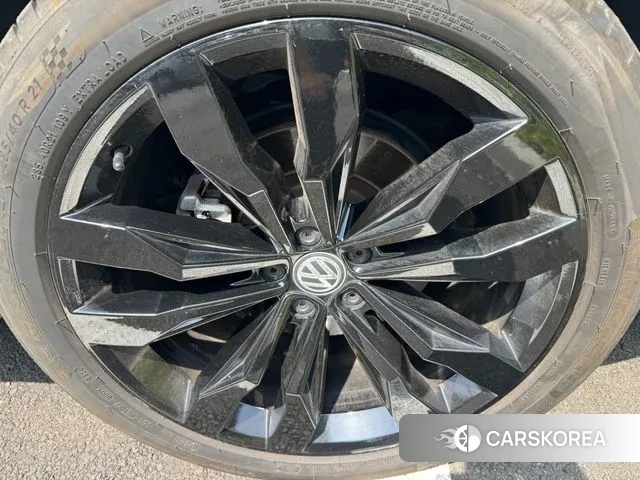 Volkswagen Touareg 3rd generation 2020 Белый из Кореи, фото 6