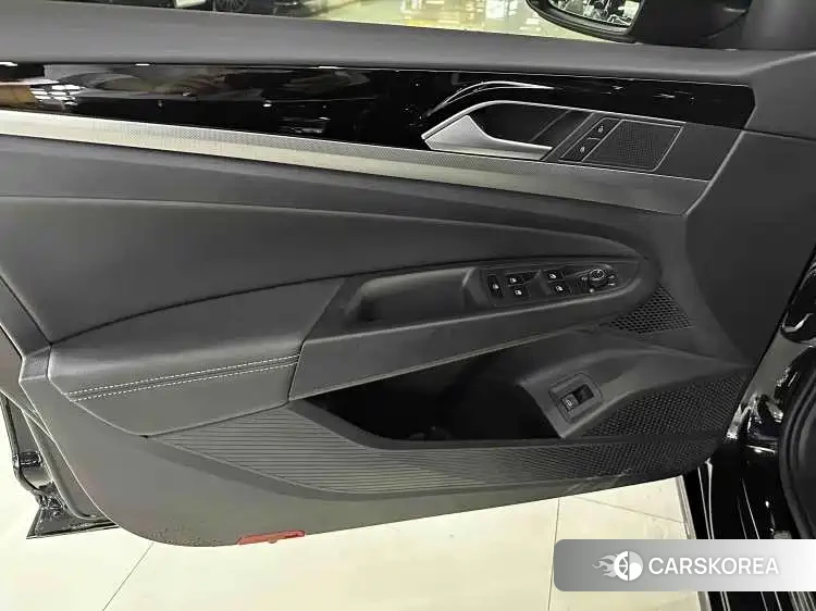 Volkswagen Passat 2026 Черный из Китая, фото 6