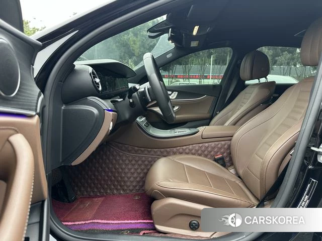 Mercedes-Benz E-class 2023 Черный из Китая, фото 6