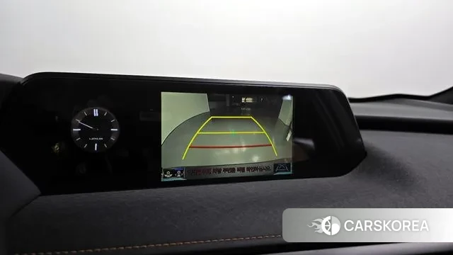 Lexus UX300e 2022 Черный из Кореи, фото 6