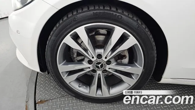 Mercedes-Benz C-Class W205 2018 Белый из Кореи, фото 6