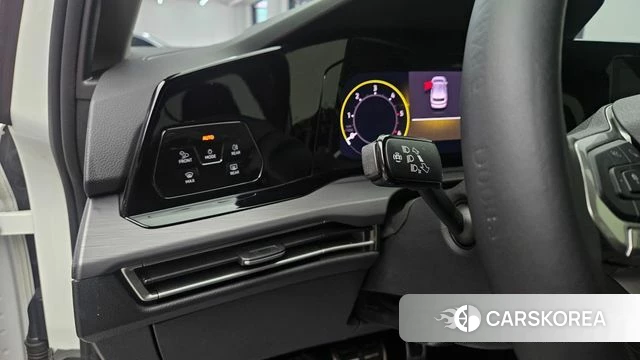 Volkswagen Golf 8th Generation 2022 Белый из Кореи, фото 6