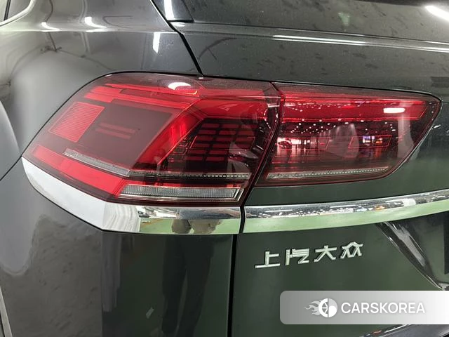 Volkswagen Tourang 2022 Темно-серый из Китая, фото 6