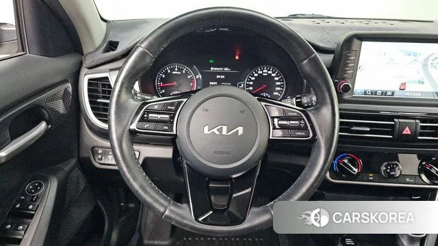 Kia Seltos 2022 Белый из Кореи, фото 6