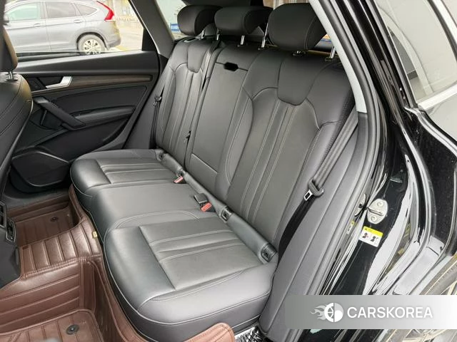 Audi Q5L 2022 Черный из Китая, фото 6