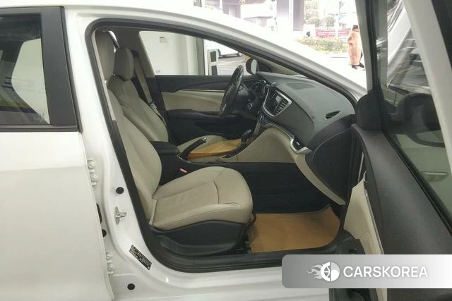 Buick Yinglang 2019 Белый из Китая, фото 6