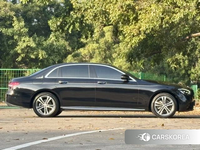 Mercedes-Benz E-class 2022 Черный из Китая, фото 6