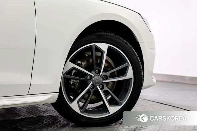 Audi A4L 2022 Белый из Китая, фото 6