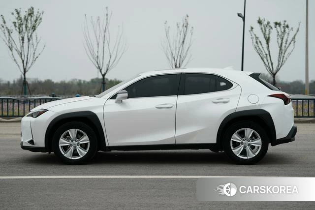Lexus UX 2023 Белый из Китая, фото 6