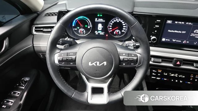 Kia K5 Hybrid 3rd Generation 2023 Серебряный из Кореи, фото 6
