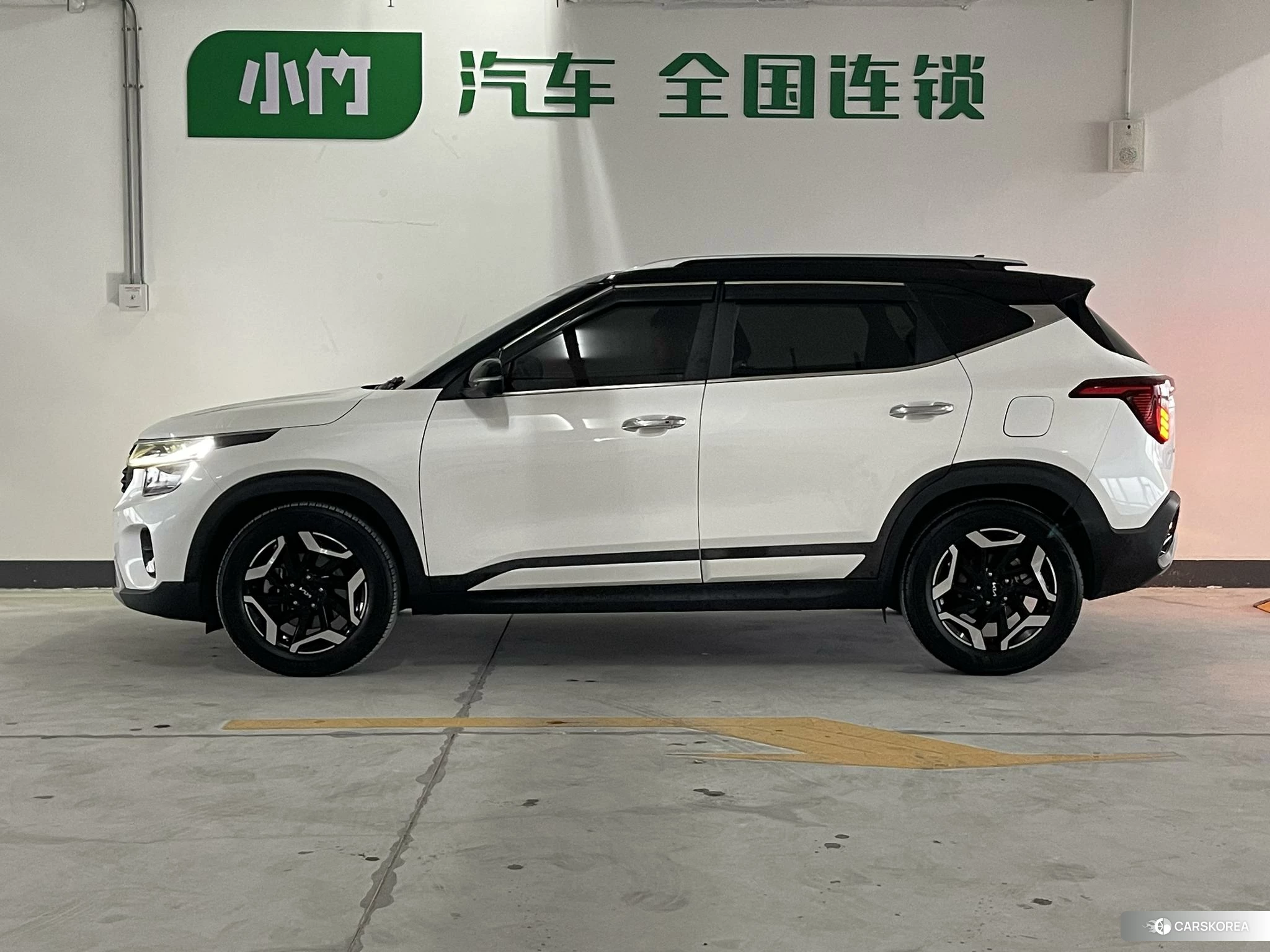 Kia Seltos 2023 Белый из Китая, фото 6