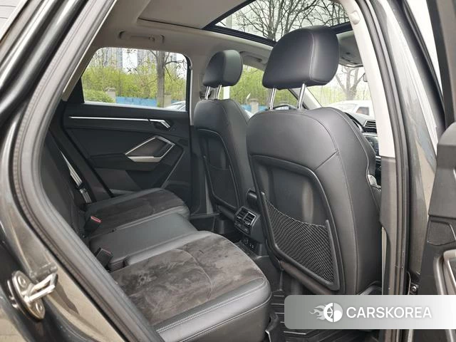Audi Q3 2021 Темно-серый из Китая, фото 6