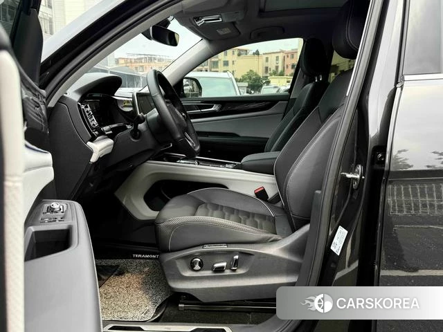 Volkswagen Tourang 2021 Темно-серый из Китая, фото 6